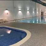 Half The World Away - Part Of The The Bay Village With Pool, Gym And Direct Access, Pub, Restaurant, Tennis And Meadows Walks Filey