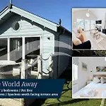 Half The World Away - Part Of The The Bay Village With Pool, Gym And Direct Access, Pub, Restaurant, Tennis And Meadows Walks