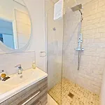 Half The World Away - Part Of The The Bay Village With Pool, Gym And Direct Access, Pub, Restaurant, Tennis And Meadows Walks Holiday home Filey