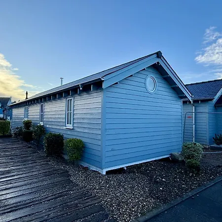 Casa de Férias Half The World Away - Part Of The The Bay Village With Pool, Gym And Direct Access, Pub, Restaurant, Tennis And Meadows Walks *