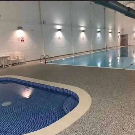 Half The World Away - Part Of The The Bay Village With Pool, Gym And Direct Access, Pub, Restaurant, Tennis And Meadows Walks Filey