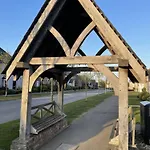 Сasa de vacaciones Half The World Away - Part Of The The Bay Village With Pool, Gym And Direct Access, Pub, Restaurant, Tennis And Meadows Walks *